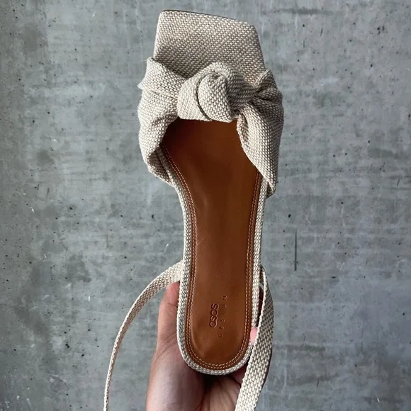 NWOT Bow tie Stacked Heel - Picture 8 of 10